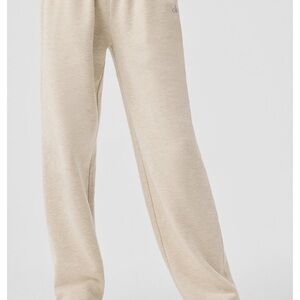 Alo Accolade Straight Leg Sweatpants In a Beige color